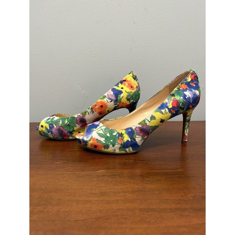 Liz Claiborne multi color floral peep toe heel, Size 8, M